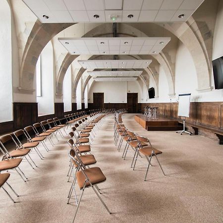 Hostellerie Charles De Foucauld Viviers Bagian luar foto