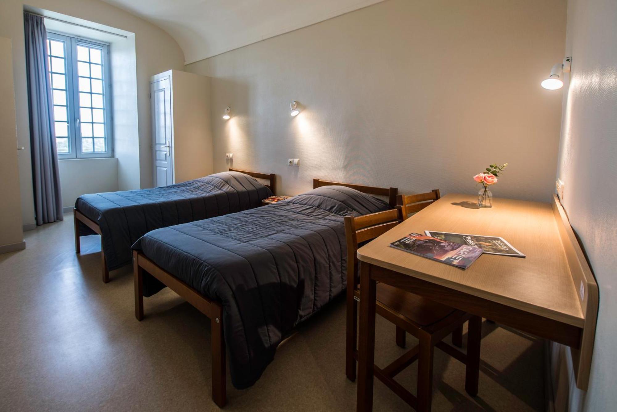 Hostellerie Charles De Foucauld Viviers Bagian luar foto
